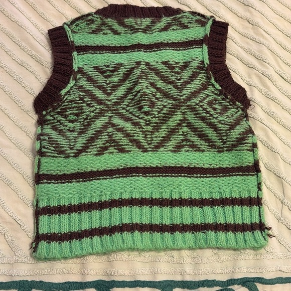 BDG Geometric Knit Sweater Vest in Green and Brown. Size SP - Picture 2 of 5